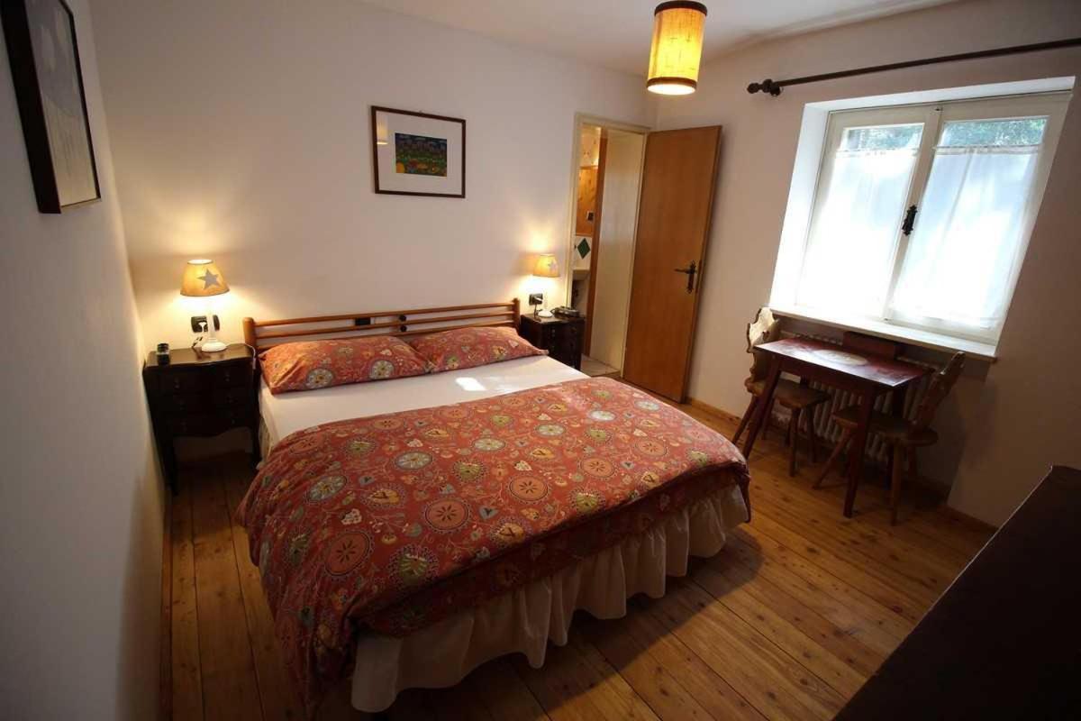 B&B Villa Dolomites Hut San Vigilio Di Marebbe Ruang foto
