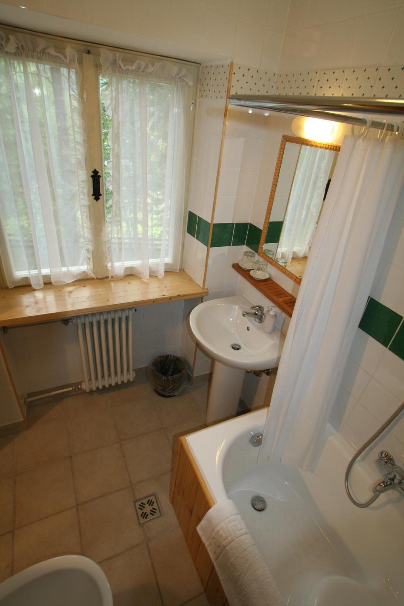 B&B Villa Dolomites Hut San Vigilio Di Marebbe Ruang foto