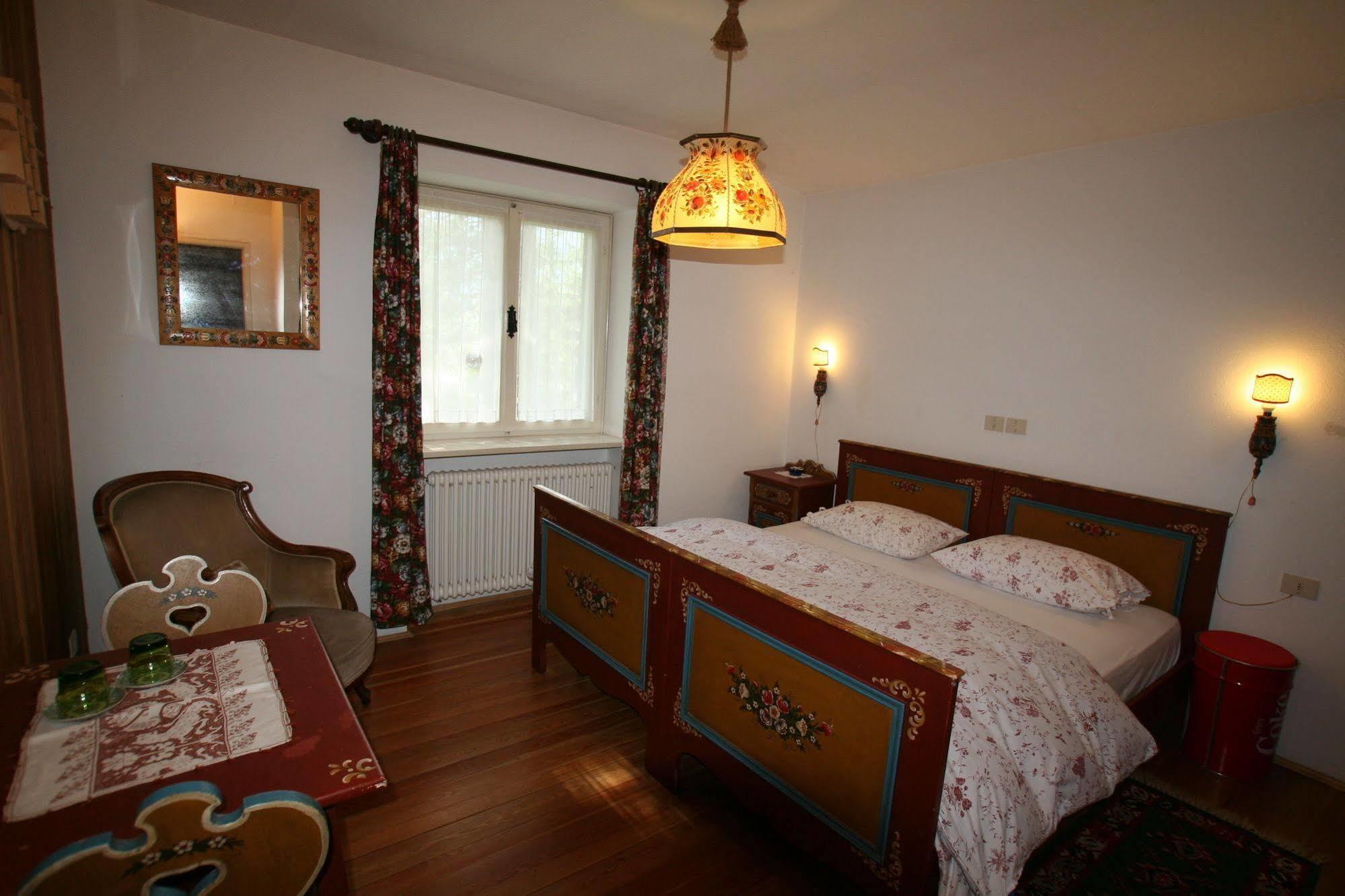 B&B Villa Dolomites Hut San Vigilio Di Marebbe Bagian luar foto