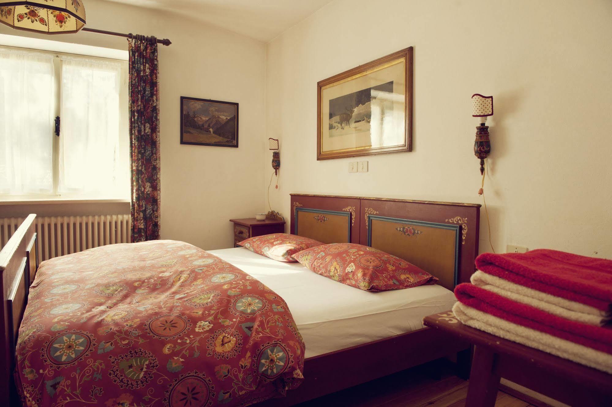 B&B Villa Dolomites Hut San Vigilio Di Marebbe Bagian luar foto